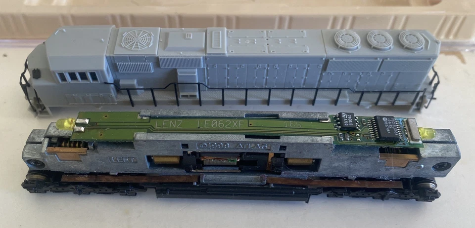 N Scale Atlas DCC Equipped Undecorated SD60M Diesel Engine Locomotive “Cyclops” - Image 2 of 4