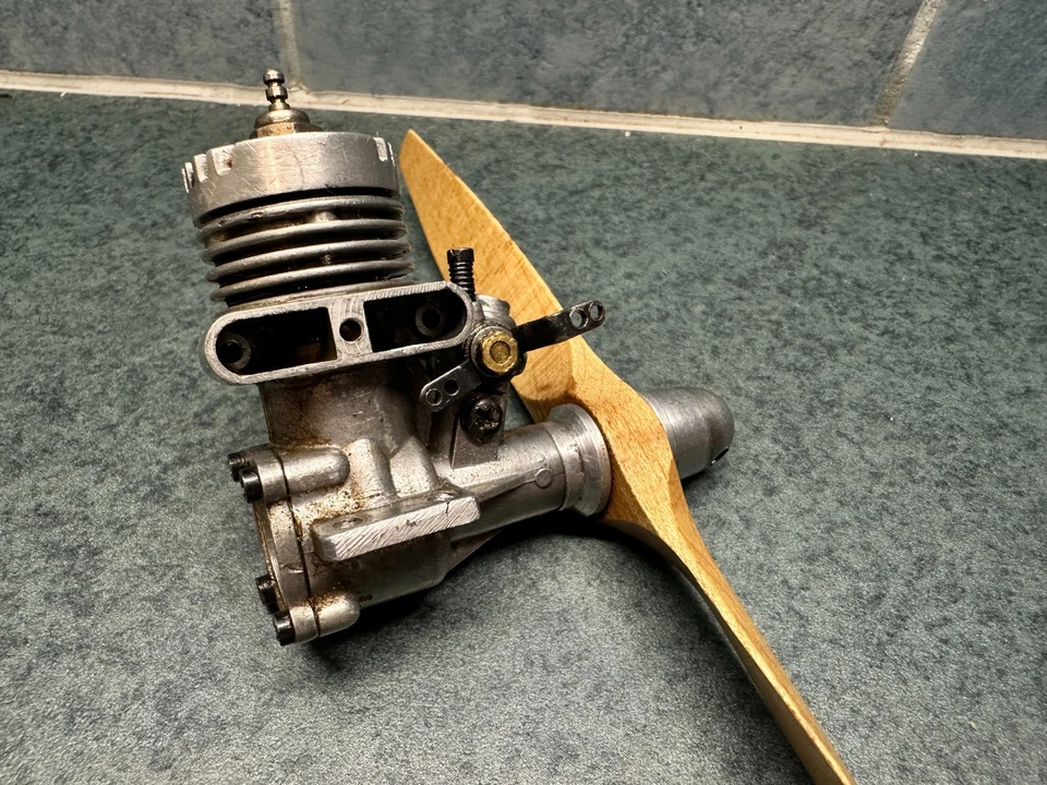 OS Max 10 1.6cc vintage airplane engine 1960 approx - Image 3 of 4