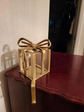 Gold Present Stocking Hanger