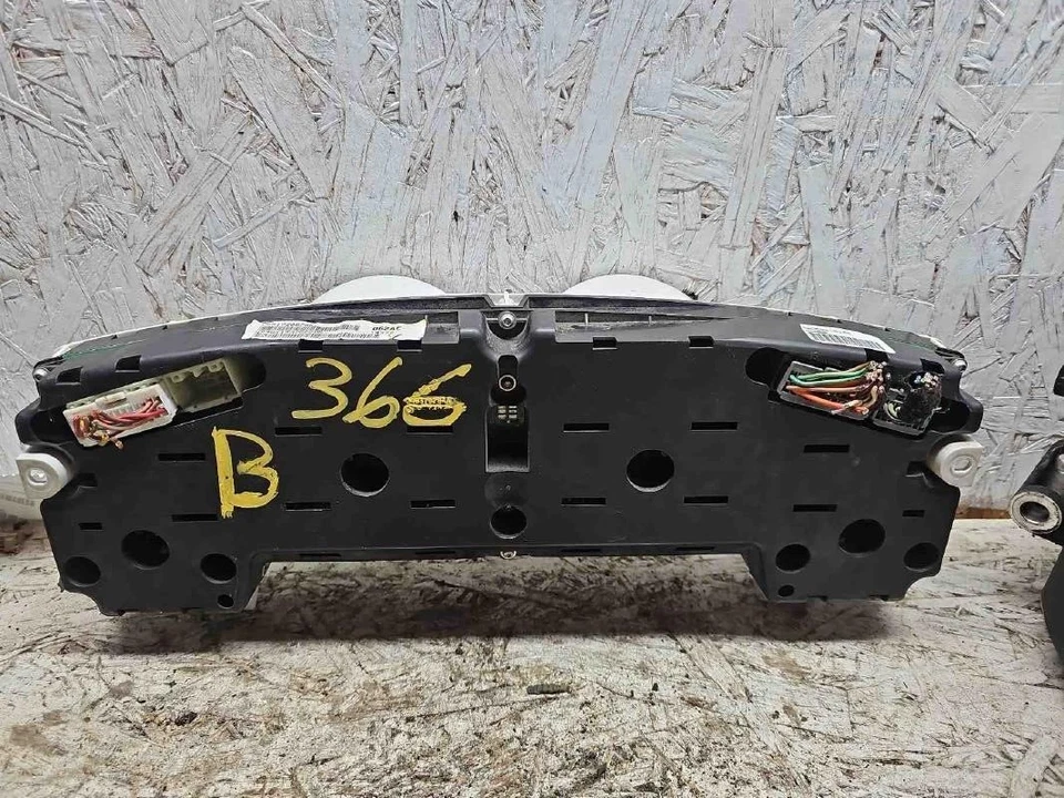 Dodge Magnum 2007-2008, cargador velocímetro cuadro de instrumentos MPH Foto 2 de 2
