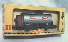 1950s-60s FLEISCHMANN No. 1465 HO ESSO TANK CAR WITH BRAKEMAN SHACK (DOGHOUSE)