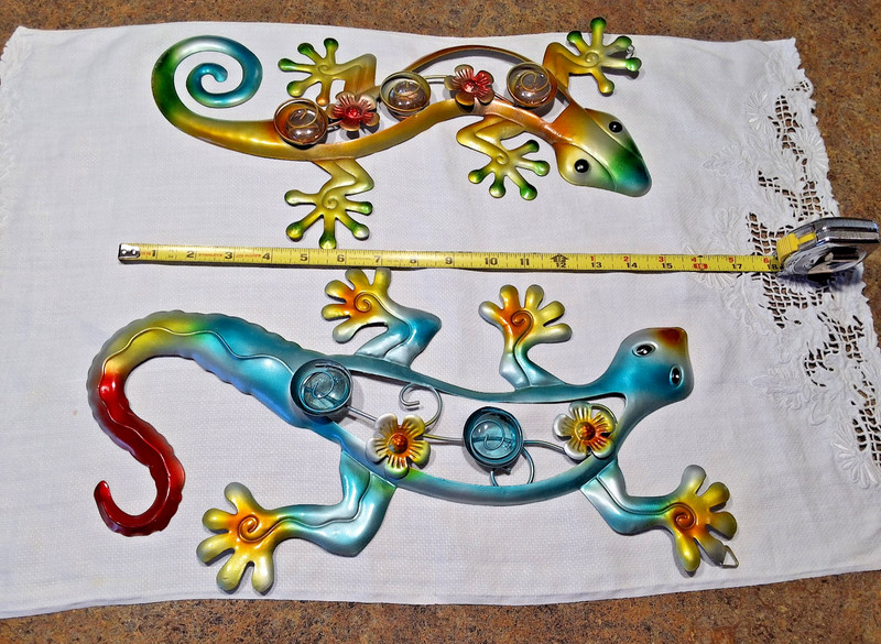 2 Metal Geckos/ Lizards 15.5"  1 Blue/1 Gold  Metal & Glass Wall Artwork w/Hooks