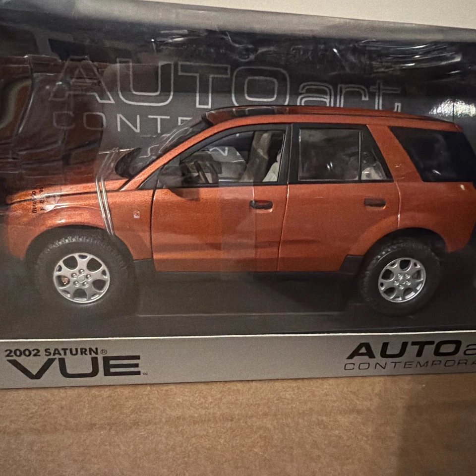 AUTOART 2002 SATURN VUE 1/18 SCALE NEW IN BOX - Image 3 of 4