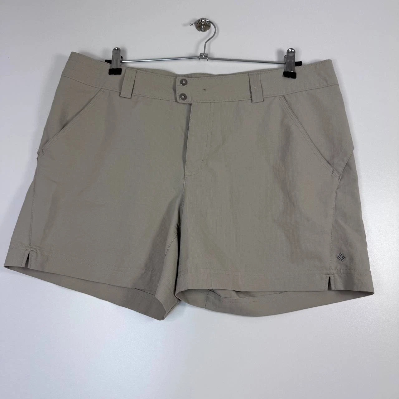 Columbia Womens Hiking Shorts Beige Outdoor Lightweight Utility Size L