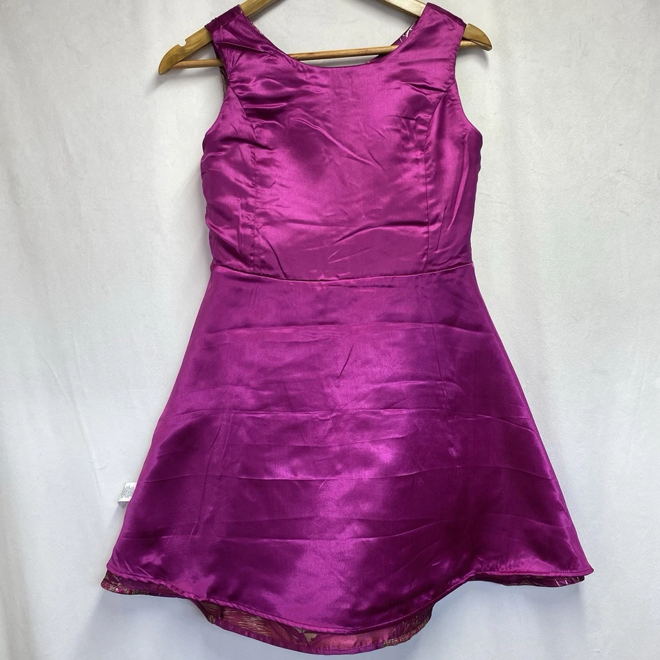 Nuevo Vestido Place Sin Mangas Jacquard Ajuste y Acampanado Niñas 16 Magenta Metálico Floral Foto 4 de 4