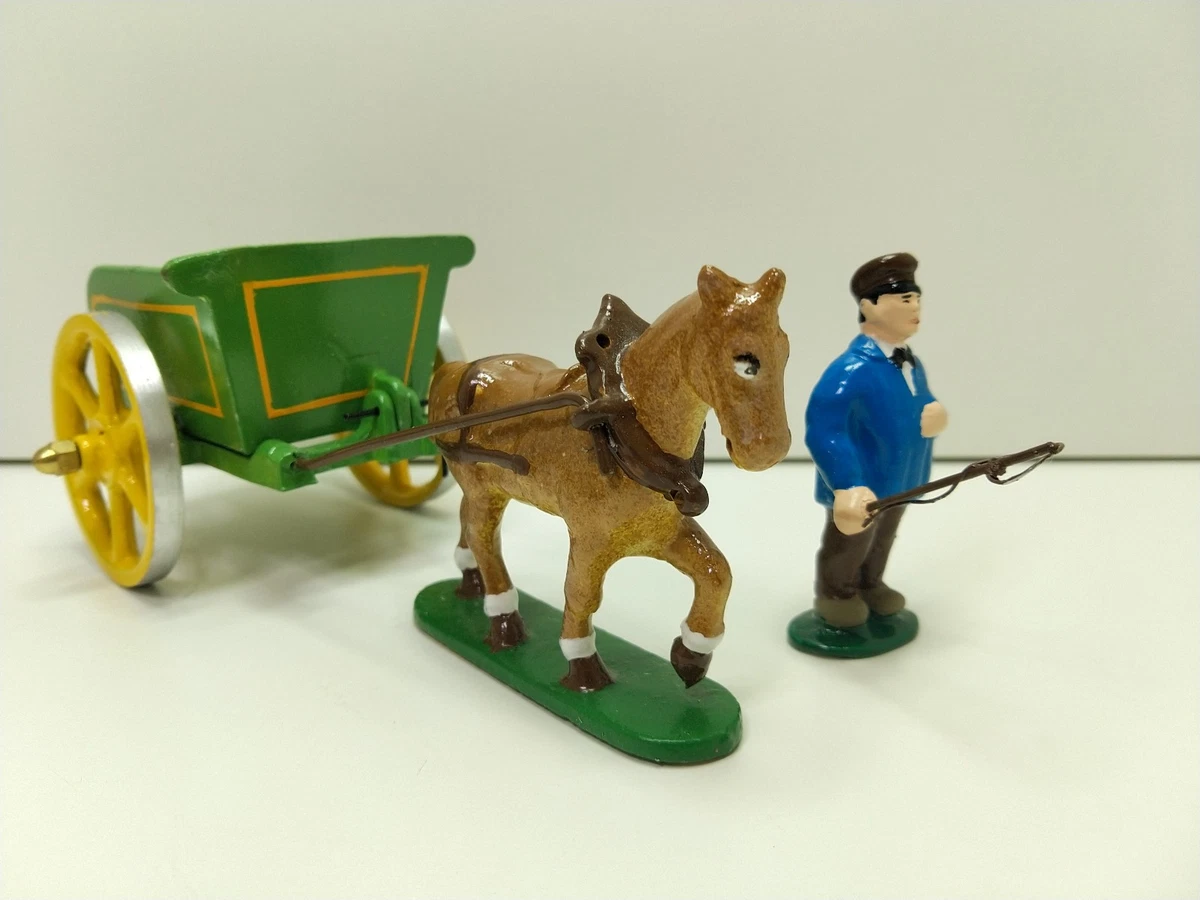 Diorama - La Ferme Quiralu - Lapins Avec Fermière Et Clapier Souillac 46200
