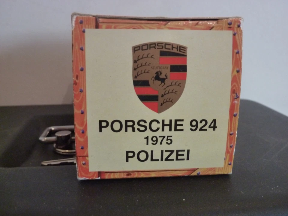 Miniature Porsche 924 Polizei 1975 Norev pour Hachette 1/43 - Photo 2/2