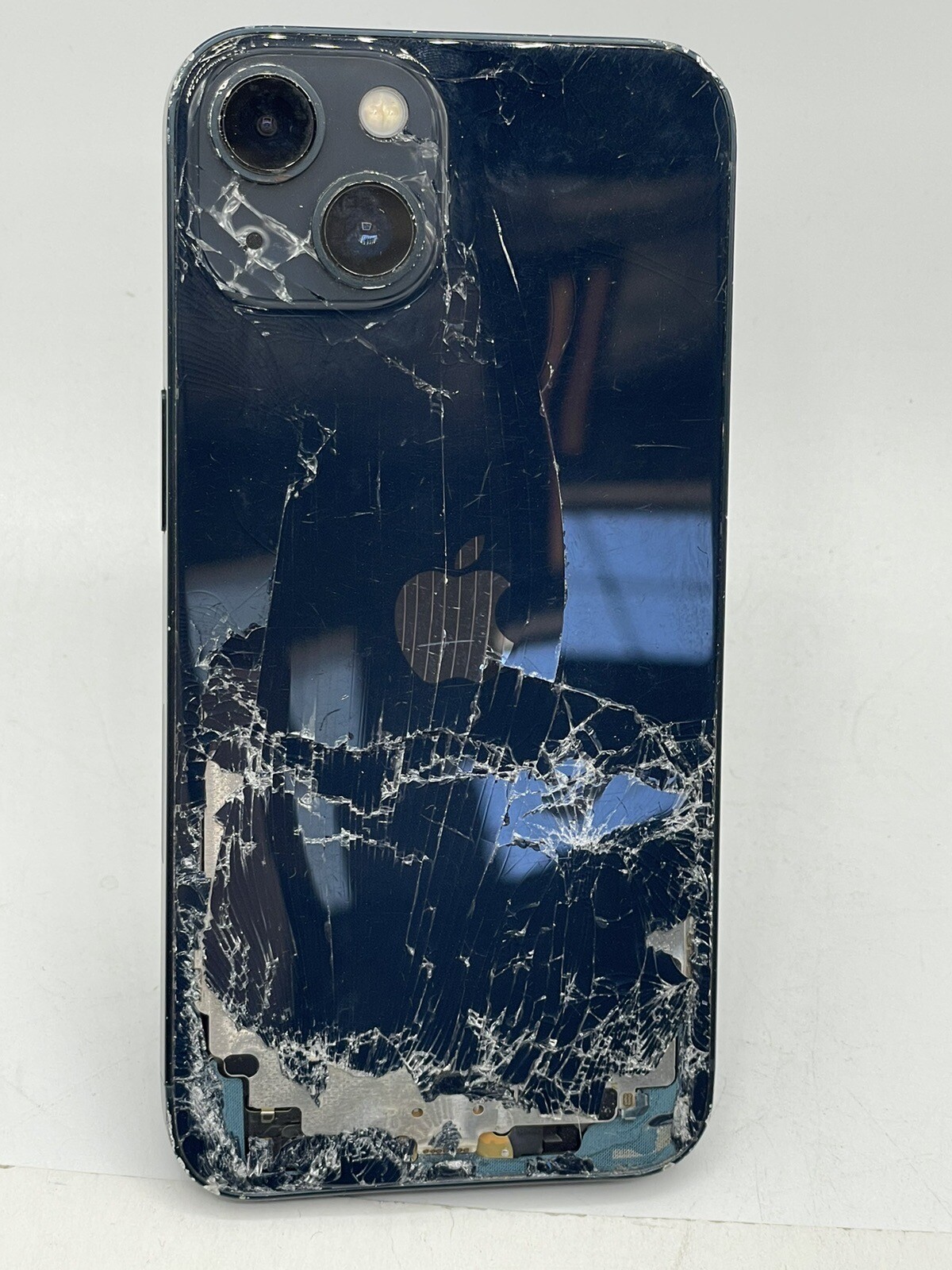 Apple iPhone 13 256gb Midnight Damaged ** FOR PARTS ONLY ** eBay