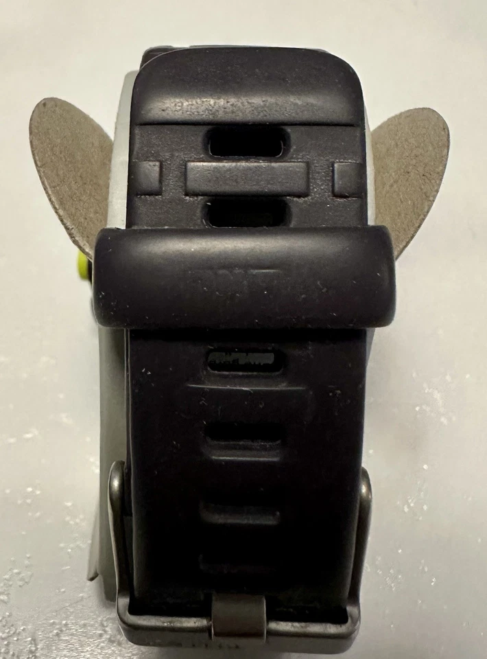 Reloj Timex Hombre TW5M14500 Ironman Essential 30 Negro/Lima Correa Silicona Usado Foto 2 de 2