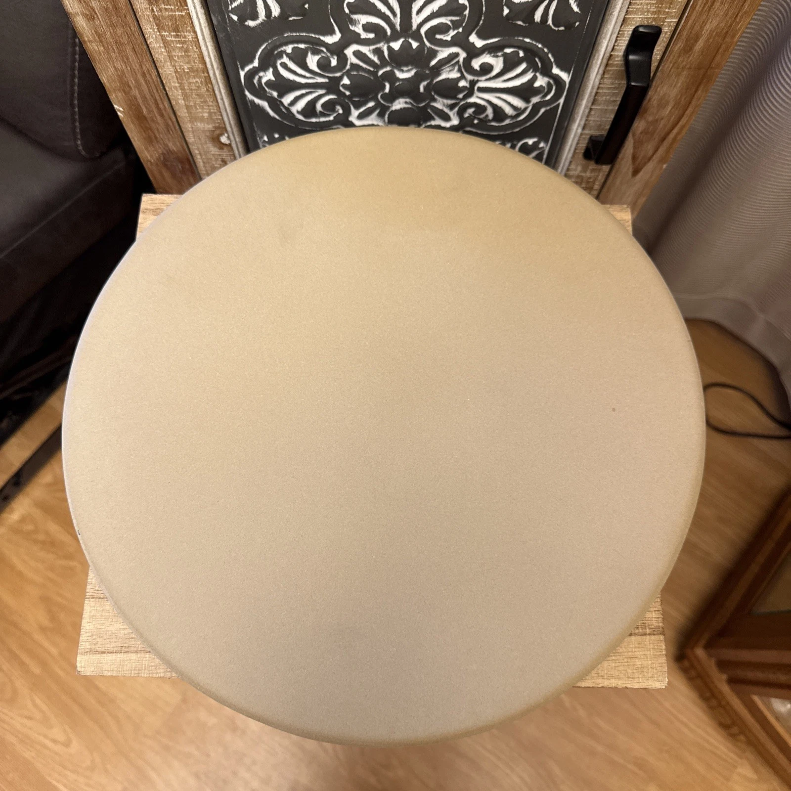 Pampered Chef Heritage Collection 13" Round Pizza Baking Stone Ret ~ NWOB
Opens in a new window or t