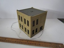 HO 1/87 Scale Built Weathered City Building W/ Cafe Figures For Train layout
