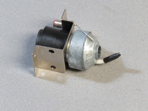 LIONEL Liquid SMOKE UNIT & LAMP SOCKET 30 OHM BERKSHIRE REPLACEMENT 6208616200 - Picture 3 of 7