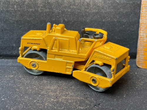 Tomy Tomica Yellow No.59 Dynapac CC21 Roller in fine condition - Picture 4 of 10