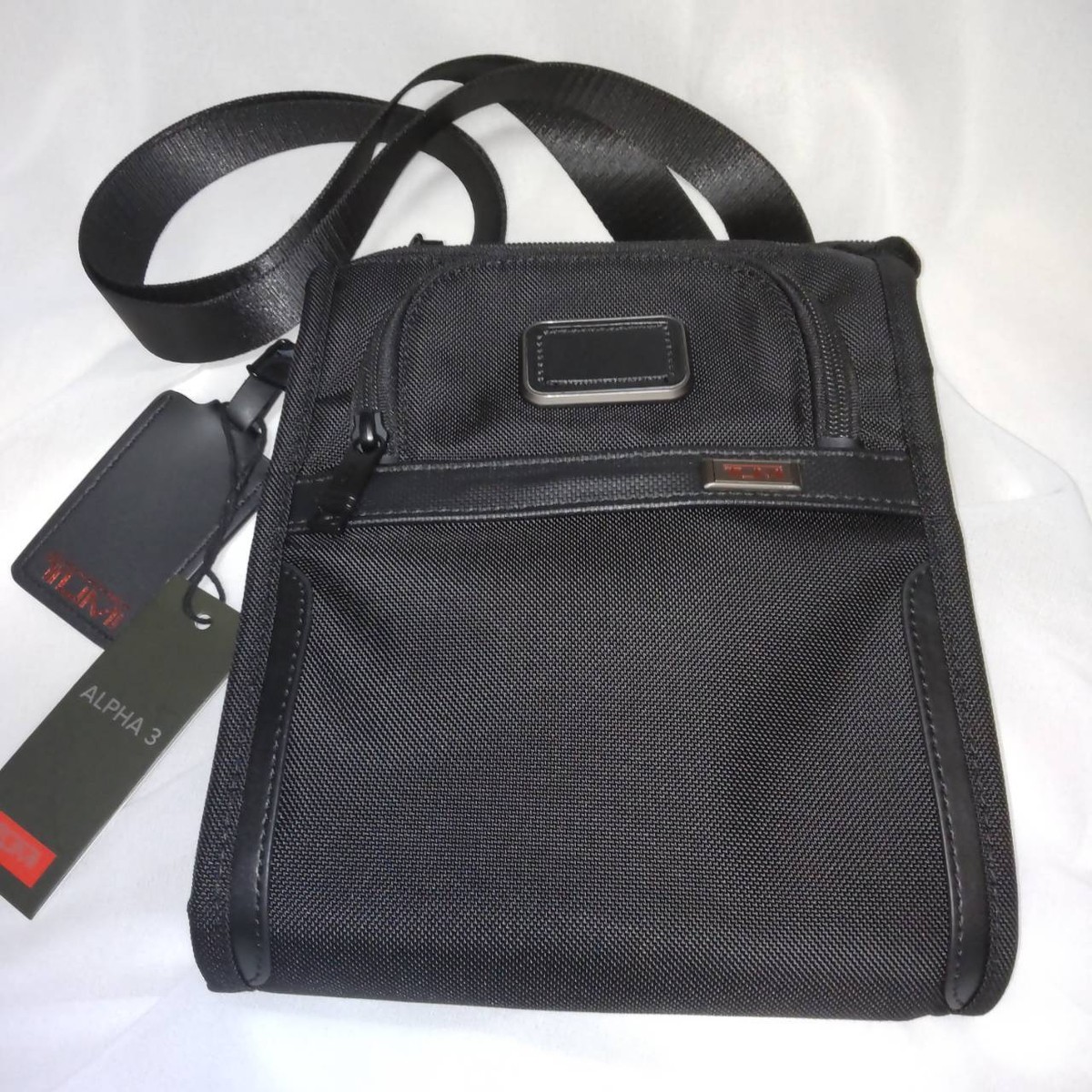 TUMI ショルダーバッグ ALPHA3 2203110 D3 s-l400.jpg