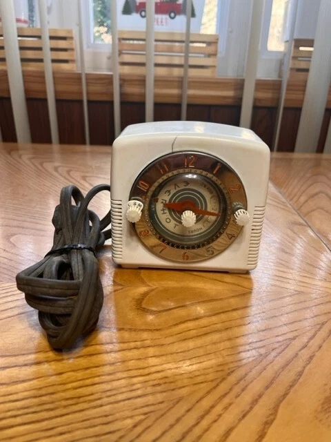 VINTAGE EVERHOT TIMER CLOCK CATALOG #927 120V 60 HZ 15 TIMER