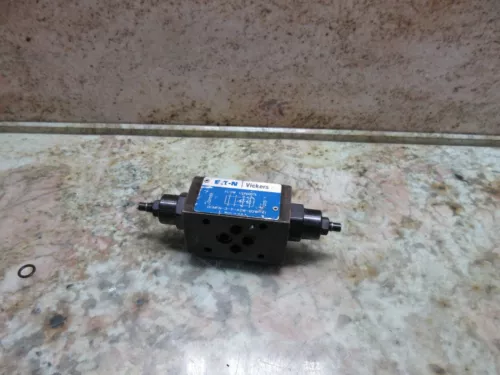 EATON VICKERS FLOW CONTROL VALVE DGMFN-3-Y-A2W-B2W-41 