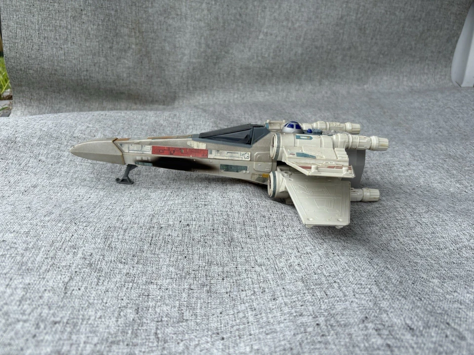 Juguete Kenner/Hasbro Star Wars: The Power of the Force X-Wing Fighter 1995 de colección Foto 2 de 4