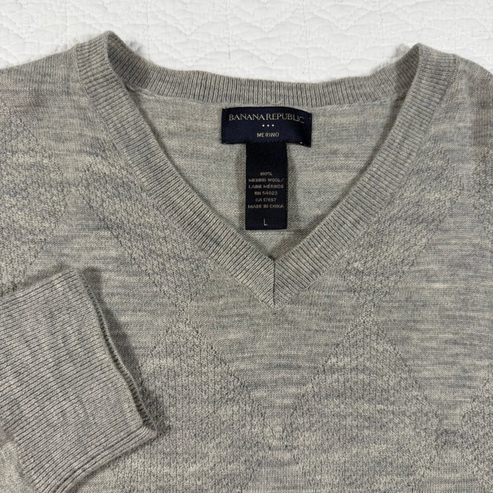 Banana Republic 100% Merino Wool V Neck Argyle Sweater Mens Size L Gray