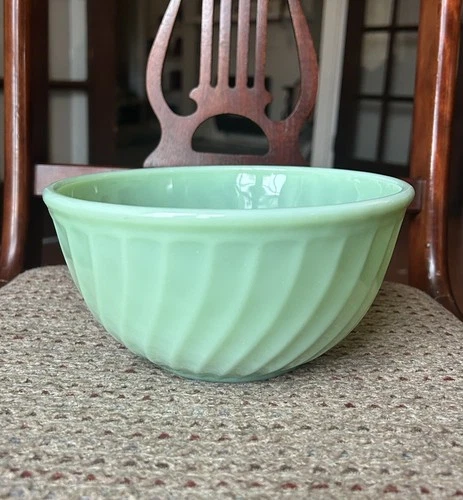Fire King Oven Ware Jadeite Green Swirl Pattern Mixing Bowl 9" Made in USA