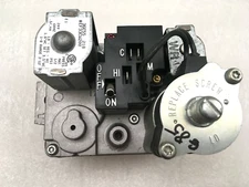 Carrier Bryant White Rogers Gas Valve 36E55 218 EF33CW200 used #G85