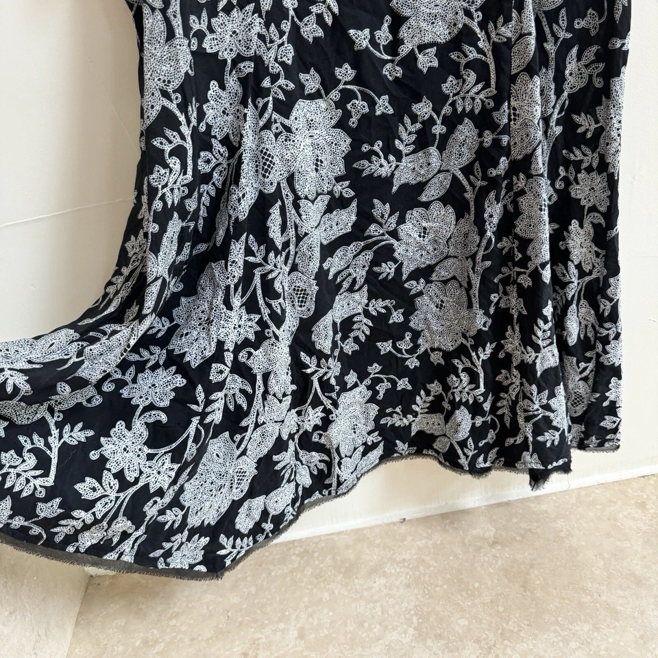 Silence + Noise Black Floral Short Sleeve Mini Dress Womens Size L Casual - Image 4 of 4