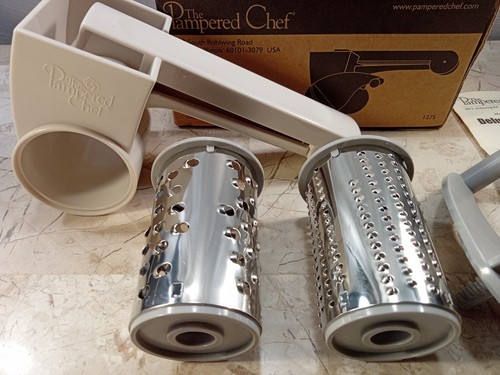 PAMPERED CHEF Deluxe Cheese Grater #1275 2 Blades Hand-Held Rotary Style - Picture 2 of 8