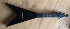 MAHALO UKULELE FLYING V BLACK