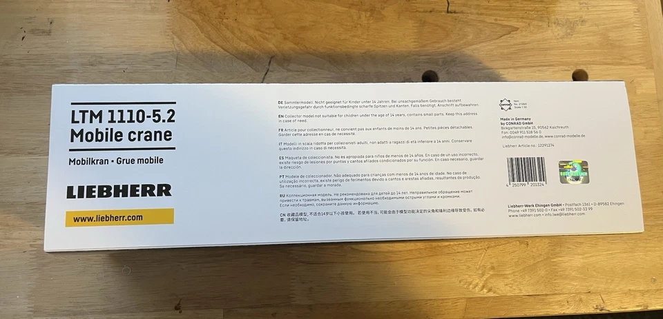 Grúa modelo fundida a presión Conrad Liebherr LTM 1110-5.2 escala 50:1 Foto 2 de 3