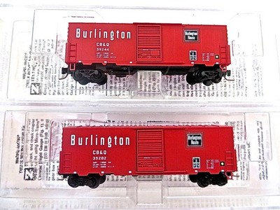 Z Pair of Micro-Trains Burlington CB&Q 40' Standard Single Door Boxcars NEW
