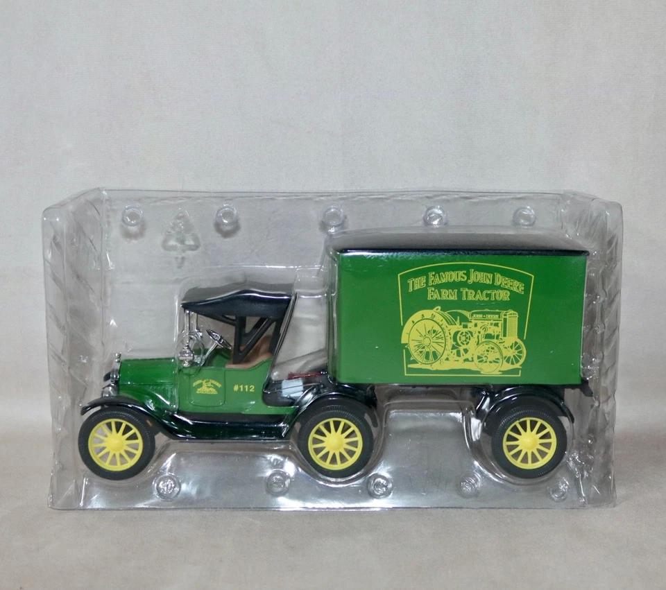 Ertl 1998 ~ John Deere 1918 Vintage Runabout Tractor Trailer ~ 1:25  Bank - Image 4 of 4