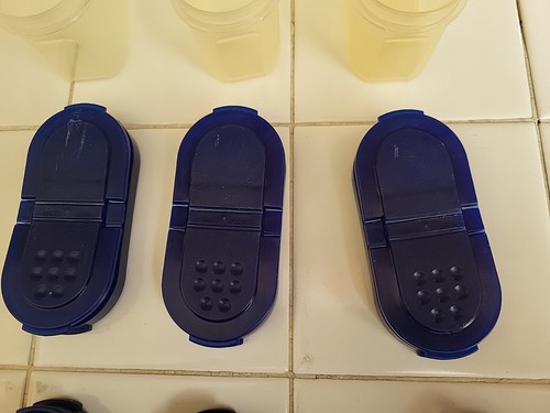 Tupperware 1846 & 1843 modulare Mates Gewürzschüttler Menge 8 blauer Deckel - Bild 6 von 10