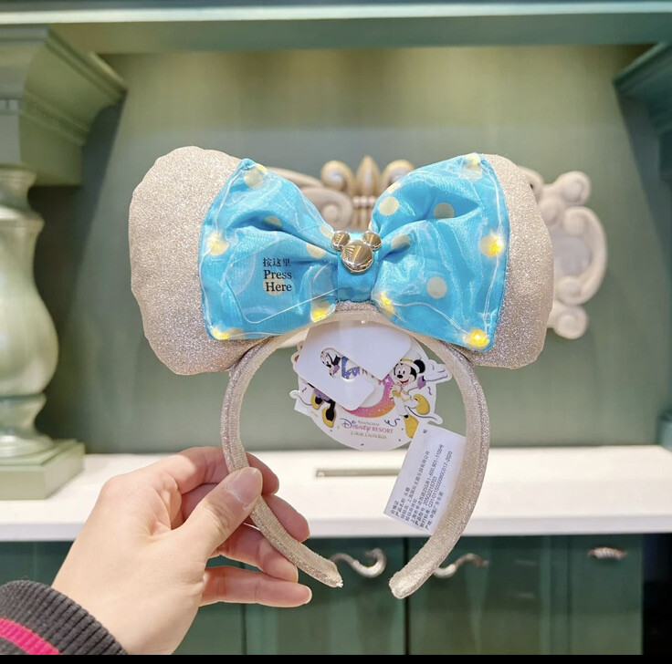 Disney Grnuine Shanghai 5 th Anniversary Luminous Light up  display picture 3