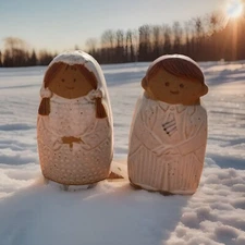 VTG Pair Kitsch Bride & Groom Salt & Pepper Shakers Stoneware 1970’s Japan