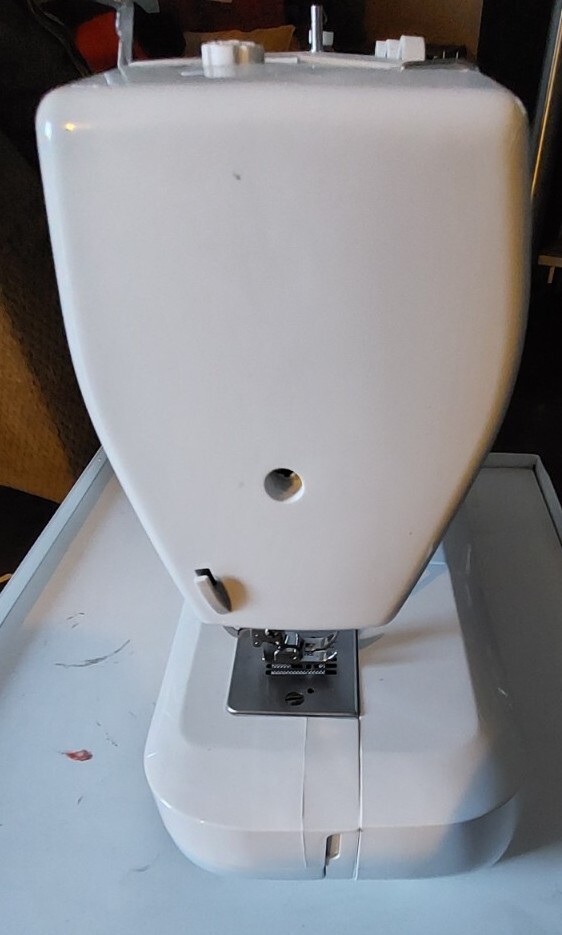 SHARK BY EUROPRO X SEWING MACHINE MODEL 605 110V w/ Foot Pedal eBay