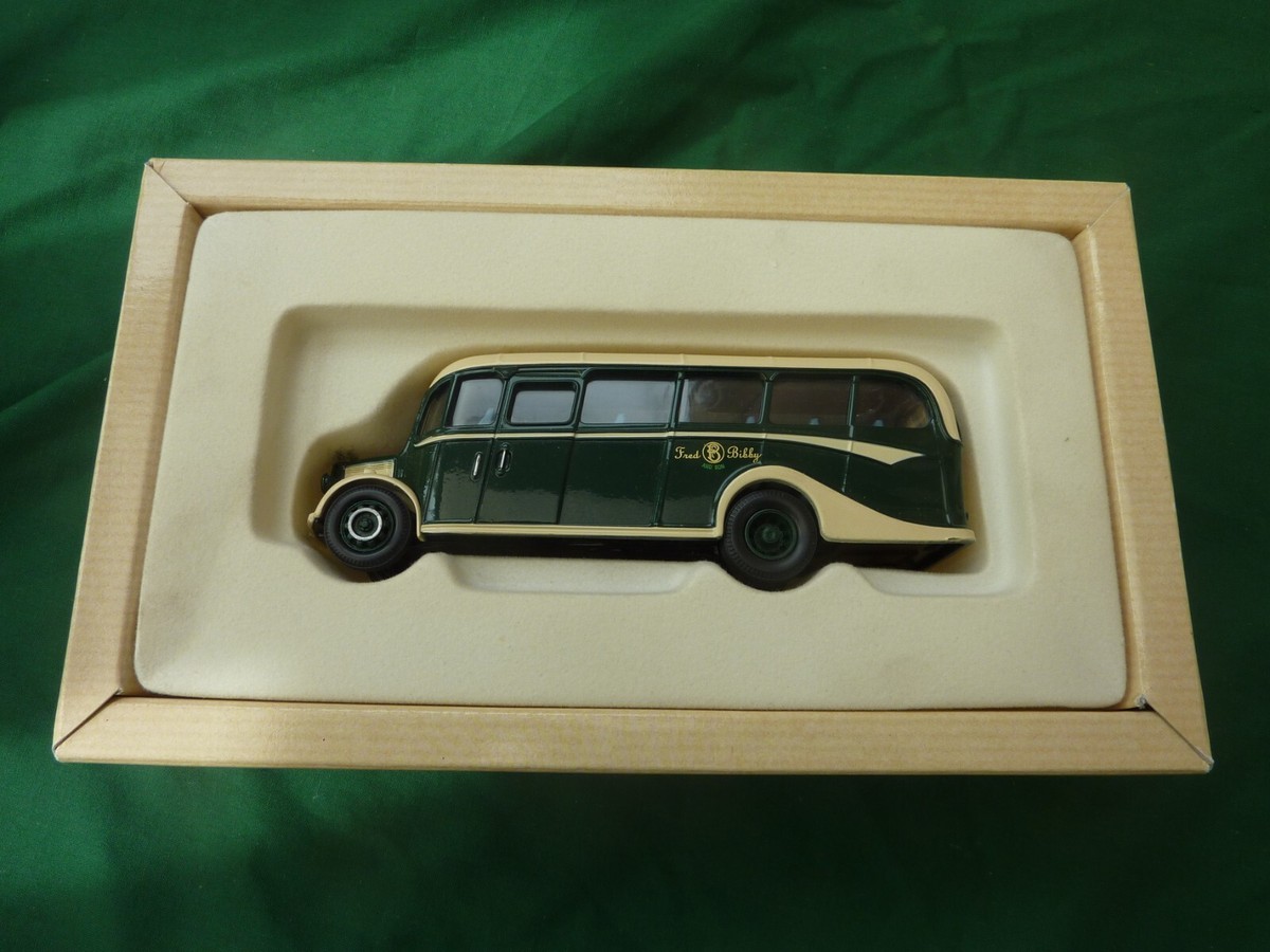 Corgi Classics 97106 The Fred Bibby Bedford Type OB Coach Scale 1