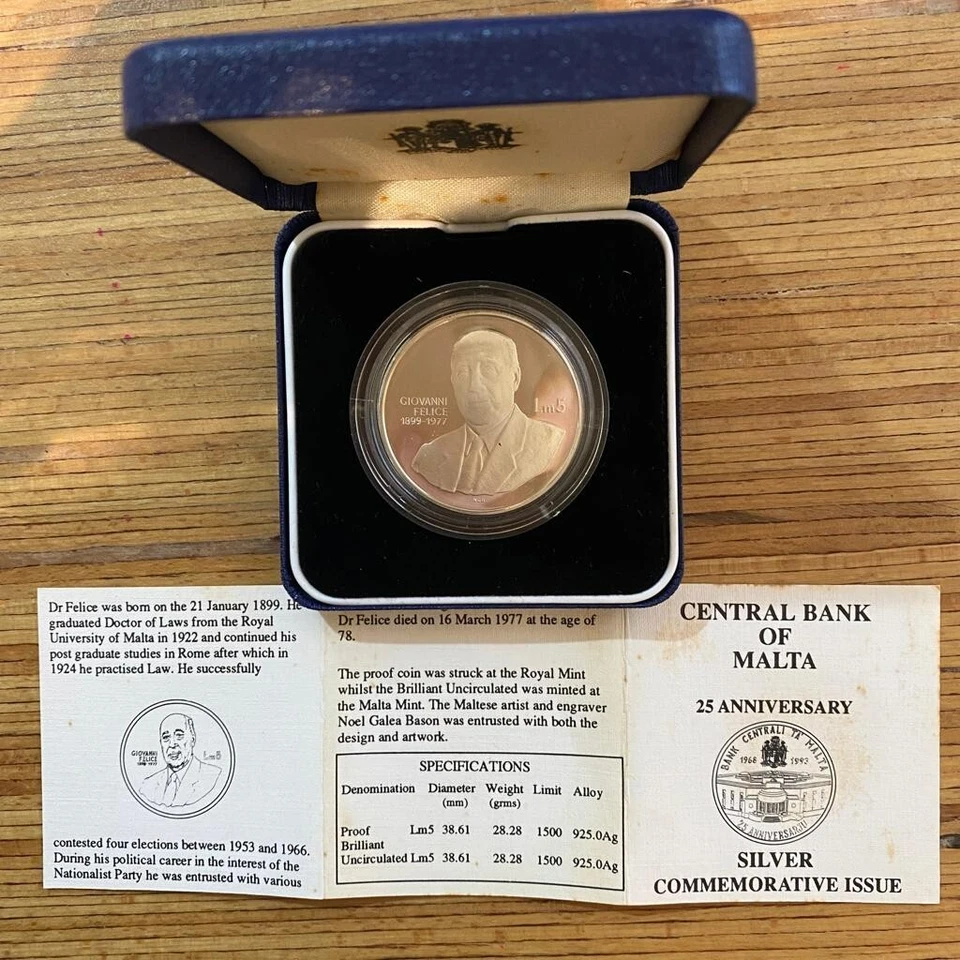 1993 Malta 25th Anniversary Central Bank Of Malta 5 LM Silver Proof Coin Box - Image 2 of 4