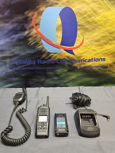 Kenwood NX-5300-K2 450-520 MHz UHF Digital Two Way KMC-72 Mic & Charger NX-5300