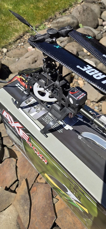 Heli-Max AXE 400 Helicopter With Futaba R606FS Receiver.  - Image 2 of 4