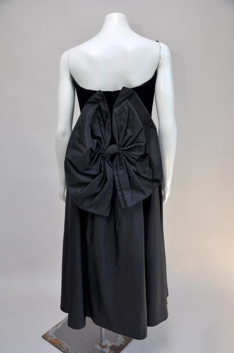 green emerald velvet dress 1920s Great Gatsby evening dress in blue satin