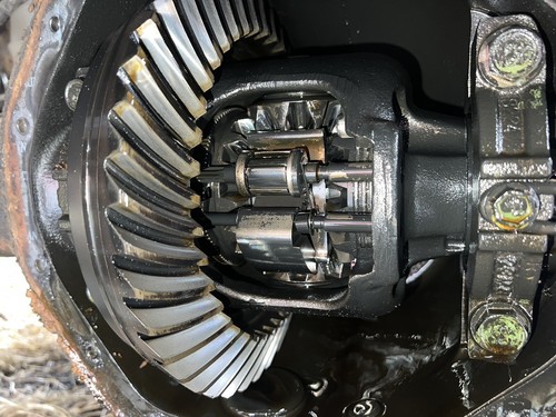 REAR DIFFERENTIAL 99-07 Chevy Silverado GMC Sierra 2500 REAR AXLE 3.73 GT4 G80 - Picture 3 of 12