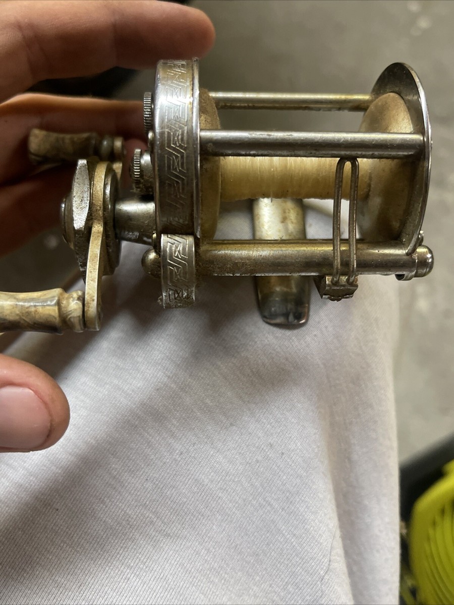 PFLUEGER AKRON 1895 Free Spool | eBay
