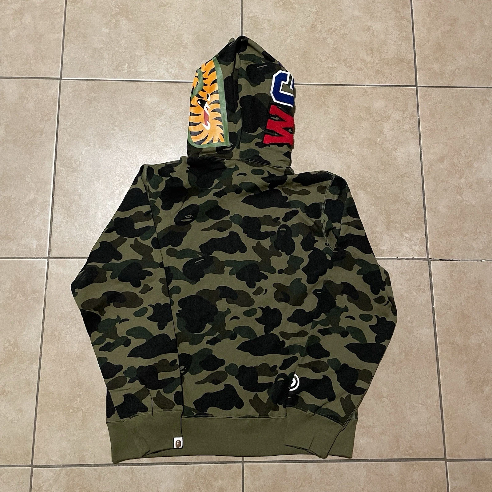 A BATHING APE (BAPE) Felpa con cappuccio zip intera BAPE 1° squalo mimetico verde taglia XL FW23 spedizione gratuita