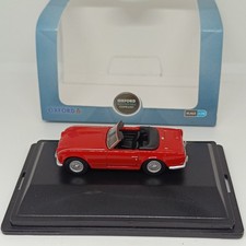 OXFORD Triumph TR4 Signal Red 76TR4001   1:76 scale  OO GAUGE