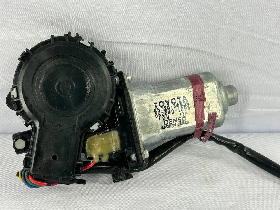 2004-2006 Toyota Tundra Left Front Window Motor 8572034030  - Image 4 of 4