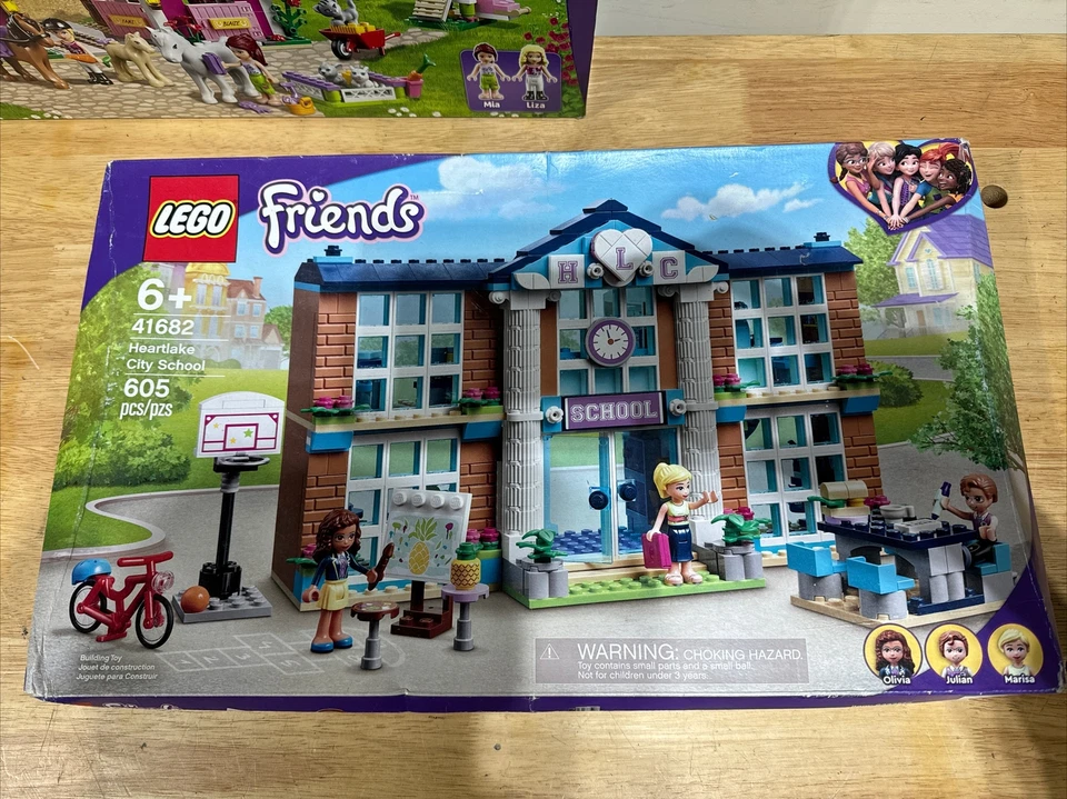 Lego Friends 41039 Sunshine Ranch y 41682 Heartlake City School nuevo y sellado Foto 4 de 4