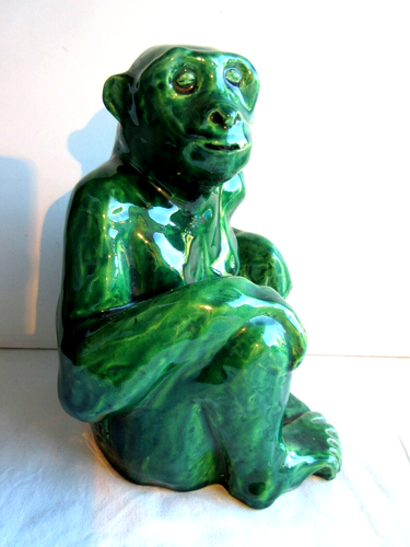 Sculpture Art Déco céramique émaillée vert signée Goytard, Singe assis