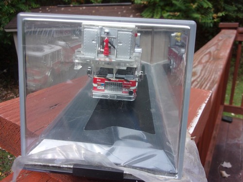 Code 3 Kansas City E-One Platform Ladder Truck L-15 - #12940 - Picture 6 of 13