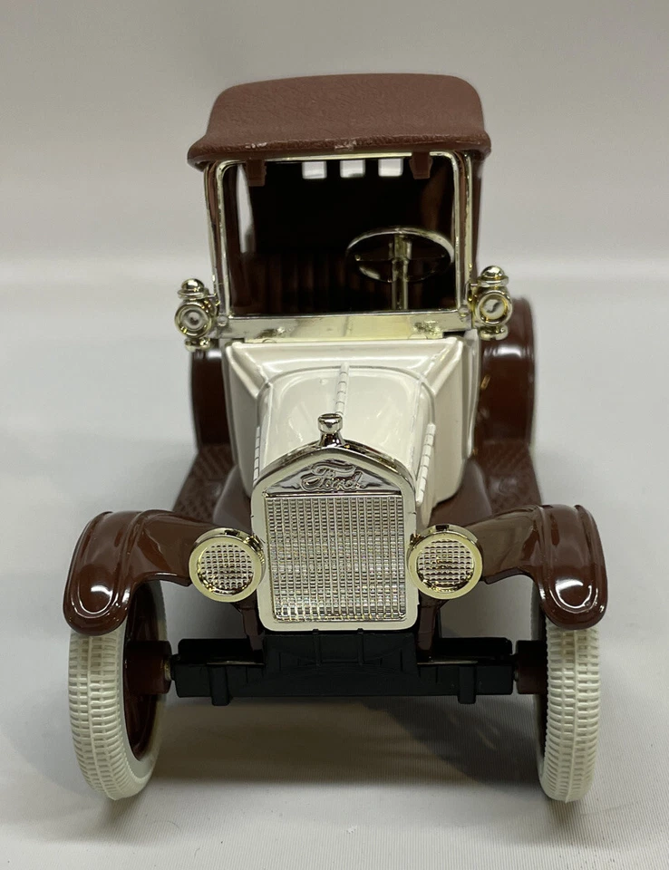 LIMITED EDITION 1918 Ford Runabout Ertl DIECAST Bank Sutton Nebraska 125 Year - Image 2 of 4