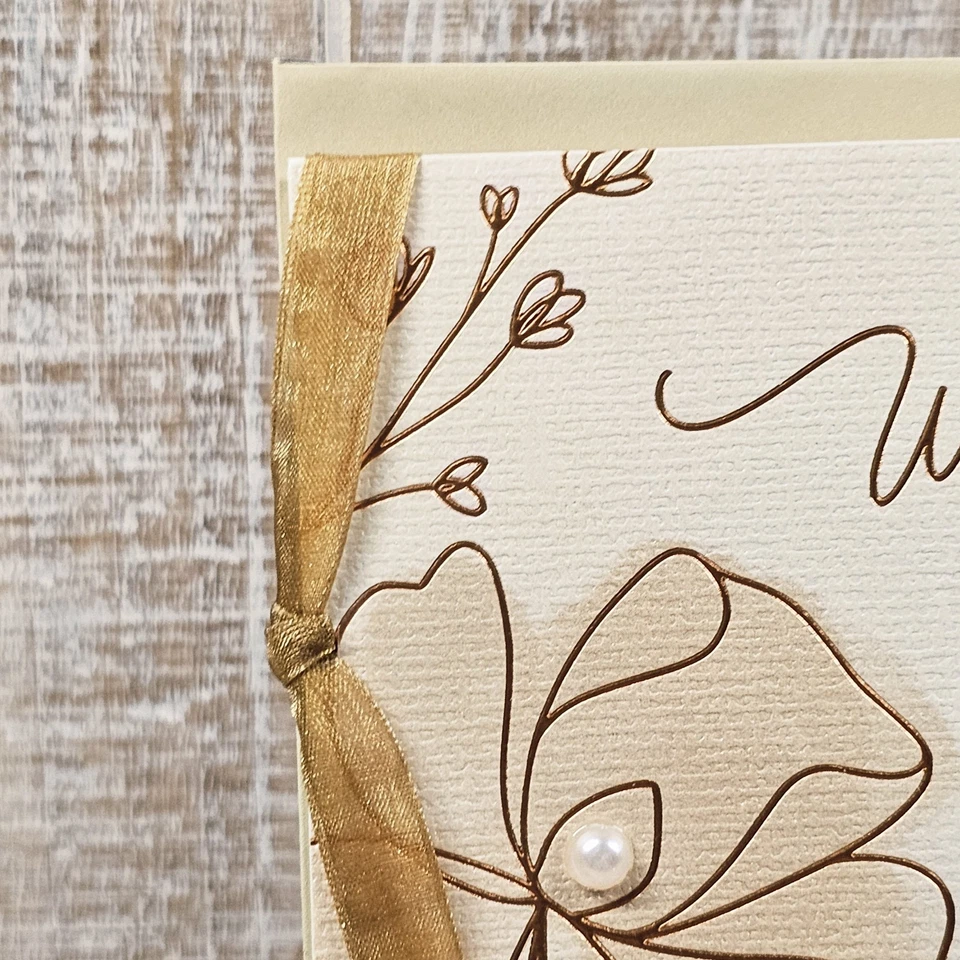 Tarjeta de felicitación de boda Hallmark 5x7 beige marrón perlas cinta Joy Love Foto 4 de 4