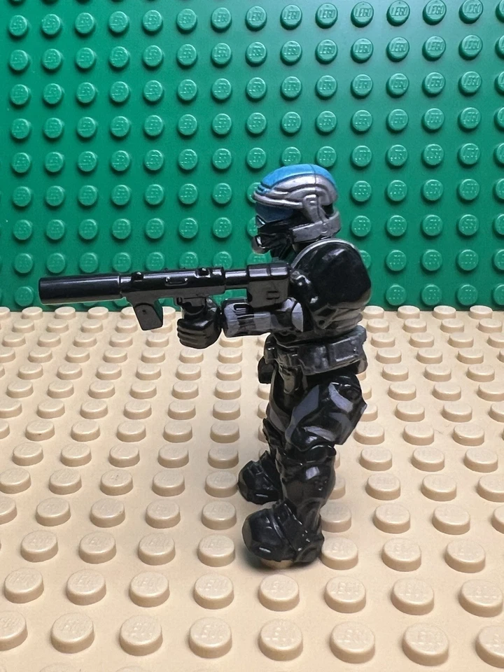 HALO Mega Bloks Urban Specialist w/Weapon 96931 ODST Ambush - Image 2 of 4